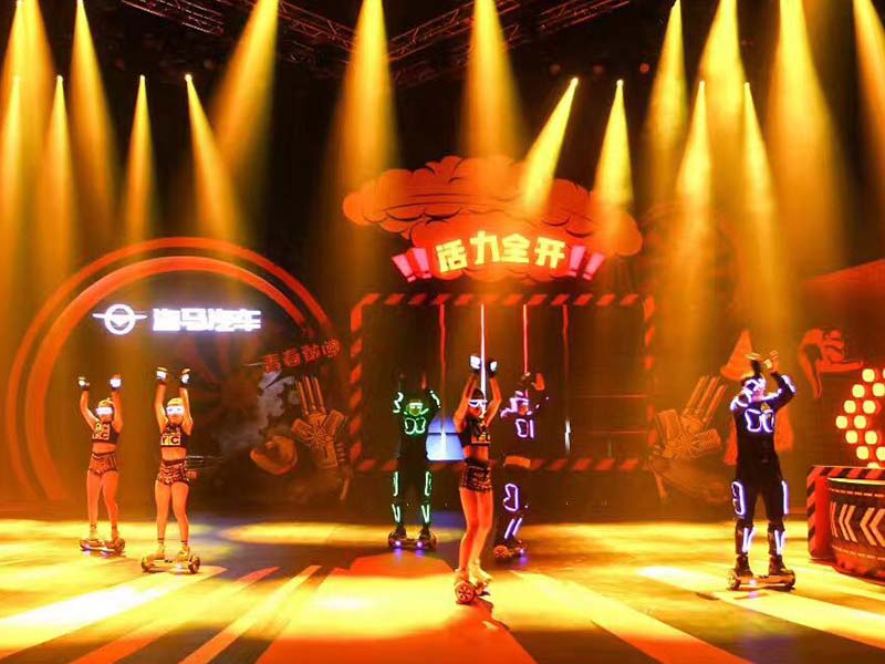 動(dòng)感平衡車(chē)表演